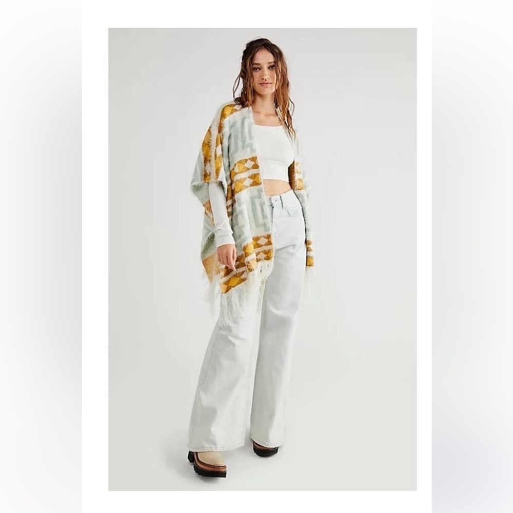 NWT Free People Cozy Diamondback Fringe Kimono - Picture 2 of 11